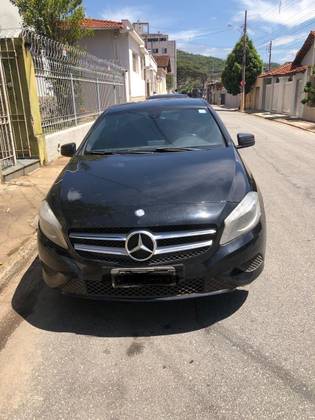 MERCEDES-BENZ CLASSE A 1.6 200 TURBO URBAN GASOLINA 4P AUTOMATIZADO MERCEDES-BENZ CLASSE A 1.6 200 TURBO URBAN GASOLINA 4P AUTOMATIZADO